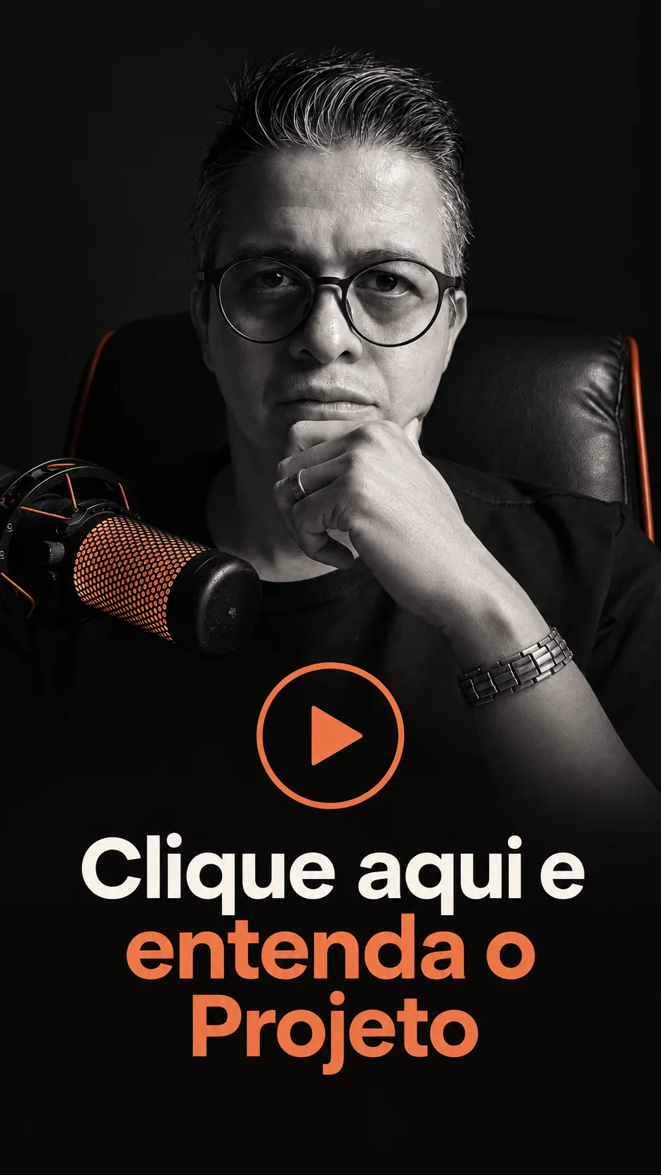Luiz em preto e branco. Clique aqui e entenda o Projeto.